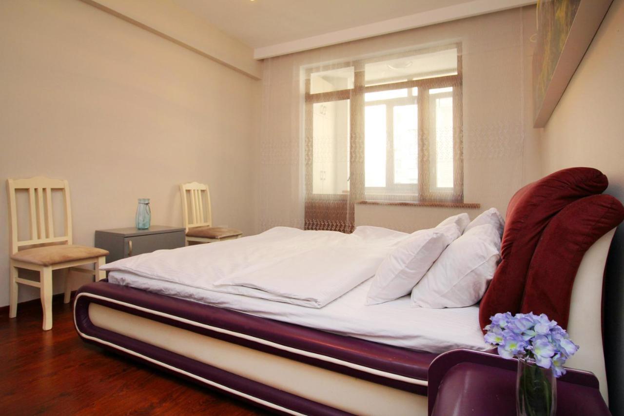 3-комнатная рядом ботаничесикй сад, атакент Apartment Almaty